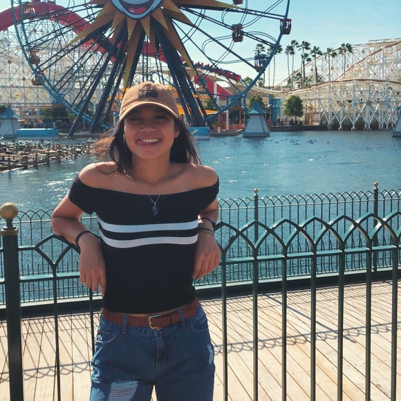 Meet your Posher, Chloe - Picture 2 of 2